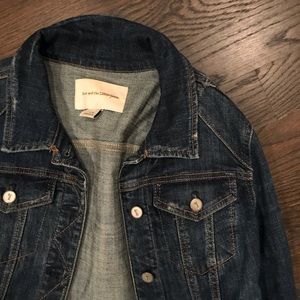 Detailed dark denim jean jacket short fit